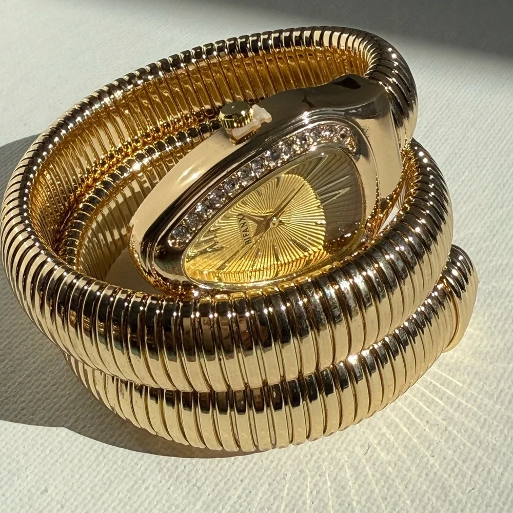 Serpenti Elegant Gold Women's Watch Bracelet Set